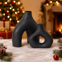 Vase en céramique noir mat avec doubles poignées en boucle, design Art Déco, décoration de luxe pour salon et bureau, vase à fleurs pour mariage