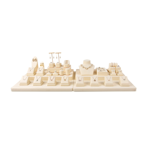 Ensemble de présentoirs à bijoux en crème avec supports pour colliers, bagues et boucles d'oreilles pour présentation en vitrine - Product Image 2