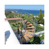 Escalier droit PRIMA LUXURY de haute qualité, design moderne pour intérieur, avec garde-corps en verre et marches en chêne