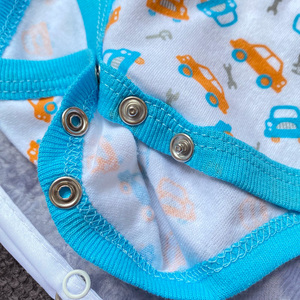 Set Regalo per Neonato Pronto per la Spedizione, 8 Pezzi, Tutina con Stampa Cartoon per Bambino, Set Regalo con Borsa, Alta Qualità - Product Image 4