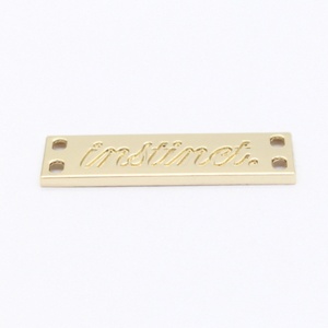 Étiquette de logo rectangulaire en métal sur mesure pour étui homme Or/Couleur personnalisée - Product Image 3