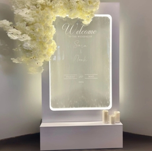 Accueillez Votre Mariage avec une Magnifique Fontaine Murale Effet Cascade, Miroir d'Entrée Élégant pour Décorations de Mariage - Product Image 1