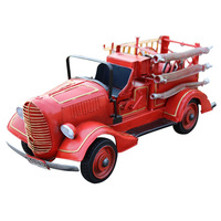 Modèle de camion de pompiers rétro nostalgique, artisanal en fer forgé, miniature d'ancien véhicule de pompiers pour la décoration de la maison, du bar et du café, artisanat décoratif