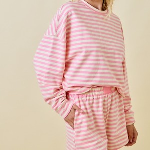 Set Due Pezzi Personalizzato all'Ingrosso per <span class=keywords><strong>Donna</strong></span> Autunnale con Felpa a Righe in Spugna a Maniche Lunghe e <span class=keywords><strong>Pantaloncini</strong></span> Produttore - Product Image 4