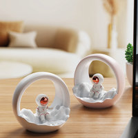 Veilleuse LED Astronaute Lune – Cadeau Créatif, Lampe Décorative pour Chambre, Compagnon de Sommeil pour Enfants et Bébés, Lampe Chaude Mignonne pour Chambre d'Enfant