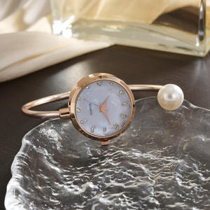 Montre numérique de luxe à cadran nacre dégradé avec alarme pour étudiantes, style coréen simple et individuel, ouvert - Product Image 6