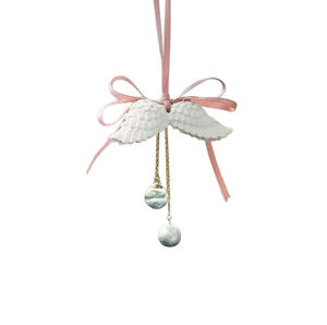 Umweltfreundlicher Rosa Engelsflügel Aroma-Diffusor für die Auto-Lüftung, Hängender Lufterfrischer für Zuhause aus ABS-Material und Aromagips - Product Image 4