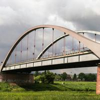 Service de fabrication de ponts en structure métallique robustes pour traversées maritimes destinées aux infrastructures modernes