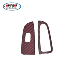 Kit Interni in Fibra di Carbonio 8 Pezzi, Copertura Cruscotto Rosso e Nero per <span class=keywords><strong>Mercedes</strong></span> <span class=keywords><strong>Classe</strong></span> <span class=keywords><strong>V</strong></span> <span class=keywords><strong>Vito</strong></span> W447 V260 dal 2017 in poi - Product Image 2