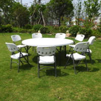 Table ronde en plastique pliable robuste de 4.5cm d'épaisseur et 6 pieds pour 8 à 10 personnes qui dînent