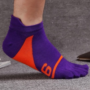 KANGYI negro y <span class=keywords><strong>gris</strong></span> de moda baloncesto botines de punto de <span class=keywords><strong>color</strong></span> barato dedos Calcetines - Product Image 4