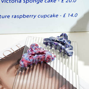 Pinza de Pelo Personalizada con Borde Ondulado y Forma Triangular, Diseño Hueco, de Acetato con Lentejuelas, Unisex, de Alta Calidad, Venta al Por Mayor - Product Image 6