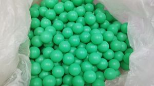 Präzise Mehrfarbige 2mm bis 50mm 17,27mm 18mm 19mm 20mm 24mm 25mm 30mm Massive Polypropylen PP Kunststoffkugeln für Spiele - Product Image 5