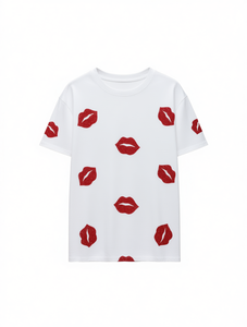 T-shirt con stampa labbra per ragazze, tessuto morbido in jersey, design glitterato, vestibilità ampia, girocollo, manica corta, taglie S-XXXL - Product Image 1