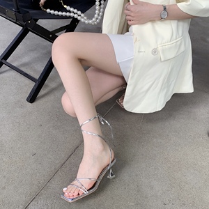 Sandalias de Moda Doradas y Plateadas con Tacón Bajo y Fino, con Cordones, Estilo Gladiador, para Mujer, Casuales, con Tiras Estrechas, Verano 2024 - Product Image 5