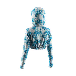 Haut court pour femme UPF100+ ultraléger et aérodynamique avec capuche, équipement de plein air, logo personnalisé pour la pêche et la plage - Product Image 6