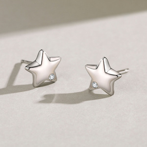 Pendientes de Plata de Ley S925 con Circonita Redonda en Forma de Estrella, Diseño de Estrella y Luna, Versión en Cobre Personalizable para Mujer - Product Image 4