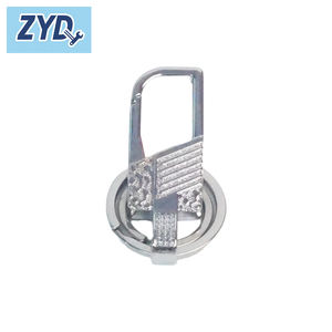 Accesorios al por mayor Mini corazón giratorio monedero gancho a presión hebilla cierre para bolsos coche llavero accesorios Aleación de Zinc llavero - Product Image 3