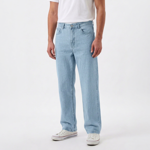 Jean en denim bleu clair coupe droite pour homme, taille haute, coupe classique, style décontracté, idéal pour le printemps, en coton, poids moyen, délavé - Product Image 1