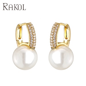 RAKOL EP2858 Haute Qualité Plaqué Or Véritable Mode Petit Cerceau pour Femmes Luxueux Dubaï Mariage Mariée Perle Boucles D'oreilles - Product Image 1