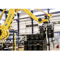 Robot palettiseur empileur pour bouteilles, bidons, fûts et barils de 5 gallons, avec bras manipulateur à poignée pour bouteilles, bidons, fûts et barils de 5 gallons