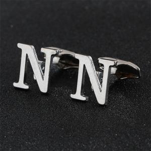 中国サプライヤー卸売カフスボタン男性レターシルバー26英字光沢メンズカフスボタン鉄カフスボタン文字<span class=keywords><strong>m</strong></span> - Product Image 5