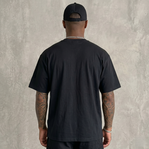 เสื้อยืดโอเวอร์ไซส์ทรงบ็อกซี่แบบเรียบง่ายสำหรับผู้ชาย สไตล์สตรีทแวร์ ผ้าคอตตอน 100% หนานุ่ม ตัดเย็บแบบไหล่ตก รับผลิตตามสั่ง OEM ขายส่ง รุ่น TKAN919 - Product Image 3