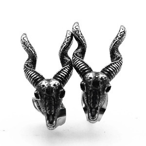 Pendientes con forma de ciervo de acero y titanio plateado tibetano con diseño de zodiaco animal de Yunnique para hombres y mujeres - Product Image 5