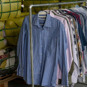 ผู้ผลิต SH08 จำหน่ายเสื้อผ้ามือ<span class=keywords><strong>สอง</strong></span> เสื้อยืดผู้ชาย <span class=keywords><strong>กางเกง</strong></span>คาร์โก้ ชุดลำลองผู้หญิง เสื้อเบลาส์ ลายเรขาคณิต <span class=keywords><strong>กางเกง</strong></span><span class=keywords><strong>ขา</strong></span><span class=keywords><strong>สั้น</strong></span>ใช้งานได้จริง - Product Image 2