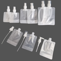 Pochette en plastique transparente personnalisée de 30 ml, 50 ml, 100 ml avec pulvérisateur à pression, pochettes debout recyclables, pochette à bec verseur liquide OEM