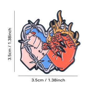 Broche Émail Unique Cœur Gothique Sombre Design <span class=keywords><strong>Pacte</strong></span> du Diable Humain Accessoires Pendentif Sac Vêtements En Stock Vente en Gros - Product Image 4