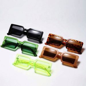 Nouvelles lunettes de soleil carrées vertes vintage 2021 avec logo personnalisé, lunettes de soleil rectangulaires petites UV400 pour hommes et femmes - Product Image 3