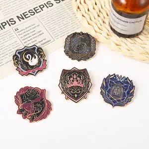 Distintivo in metallo accademico JK gonna spilla decorativa placcatura in lega cartoon rabbit swan rose crown badge pin