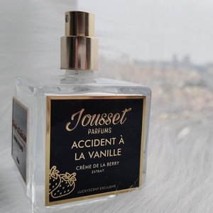 ขวดแก้วใสขนาด 10 มล. พร้อมฉลากลายนูนแบบเมตา ออกแบบฉลากขวดน้ำแบบกำหนดเอง สติ๊กเกอร์โลโก้ - Product Image 3