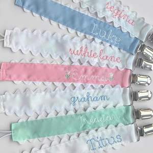 Vente en gros 100% tissé coton vichy nouveau-né bébé attache-sucette monogramme infantile bébé Plaid porte-sucette chaîne bavoir ensemble 2025 - Product Image 4