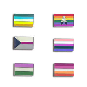 Fábrica de diseño personalizado de Metal regalo en blanco lindo Anime Arco Iris Gay insignia orgullo corazón bandera esmalte Pin Set para <span class=keywords><strong>LGBT</strong></span> Pin de solapa - Product Image 5