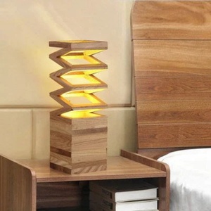 Lámpara de Mesa Espiral de Madera Maciza Hecha a Mano - Adorno de Iluminación Artístico Moderno con Tallado en Madera de 100 cm de Altura para Decoración de Escritorio en el Hogar - Product Image 3
