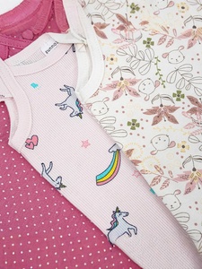 Completo Estivo 2025 per Neonata: Canottiera in Cotone, Tutina e Pagliaccetto con Stampa Cartoon Stile Europeo e Americano - 3 Pezzi - Product Image 4