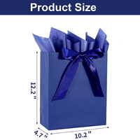 Sacs shopping en papier biodégradables écologiques imprimés sur mesure, élégants sacs cadeaux bleus avec rubans et poignées, pour fêtes, festivals et cadeaux.