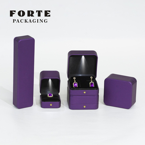 FORTE - Cajas de Regalo para Joyería de Piel Sintética Ecológica, Color Personalizado al por Mayor, con Logotipo Personalizado y Forro de Terciopelo Ligero - Product Image 5