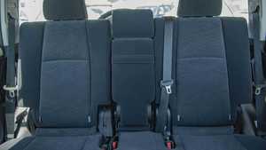 Toyota <span class=keywords><strong>Prado</strong></span> <span class=keywords><strong>TXL</strong></span> 2.8L Diesel SUV d'occasion <span class=keywords><strong>2022</strong></span> - Product Image 4