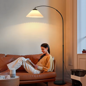 Lámpara de Pie de Hierro Minimalista de Estilo Nórdico con LED para Sala de Estar y Dormitorio, Luz Nocturna Decorativa - Product Image 4