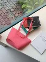 Tas Selempang Wanita Model Terbaru 2026, Gaya Stylish untuk Liburan, Desainer, Cocok untuk Belanja dan Bepergian