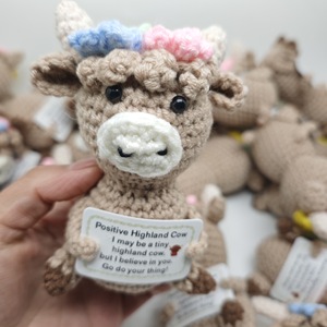 JIN PENG Peluche pingouin au crochet faite à la main, cadeau d'émotion positive avec carte pour Noël, anniversaire, Saint-Valentin - Product Image 6