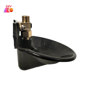 Nuovo bevitore di <span class=keywords><strong>animali</strong></span> in acciaio bevitori automatici di pecore ciotola di acqua con valvola di rame attrezzature agricole - Product Image 2