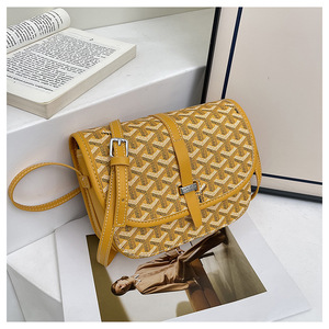 กระเป๋าสะพายไหล่/สะพายข้าง <span class=keywords><strong>Dogtooth</strong></span> Classic รุ่น Postman Bag หนังวัวลายลิ้นจี่ รุ่น 5901 สำหรับผู้หญิง ใช้ได้ทุกวัน - Product Image 3