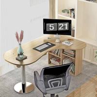 Bureau d'angle incurvé en bois, style moderne et épuré, avec bibliothèque intégrée, pour ordinateur et usage professionnel en bureau commercial