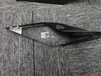 Remplacer les bouches d'aération latérales en fibre de carbone sèche de style OEM d'origine et les grilles d'admission d'air latérales pour Ferrari F8