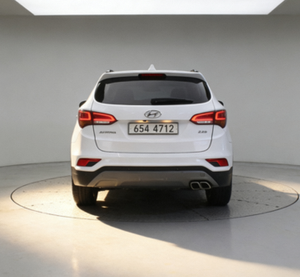 Hyundai Santa Fe 2.0 CRDi AWD Automático SUV, Paquete Tecnológico, Características de Seguridad Avanzadas, Muy Limpio, Eficiente en Consumo de Combustible - Product Image 1