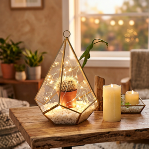 Terrario Geométrico de Vidrio con Marco Dorado, Maceta Colgante para Suculentas, Decoración Moderna y Minimalista para Escritorio - Product Image 3